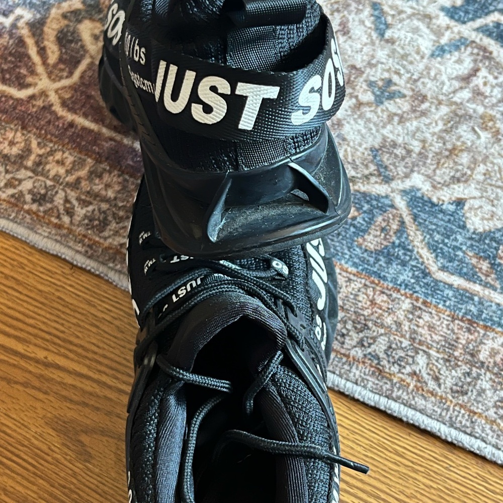Just So So Women's Black Athletic Shoes.. European size 39 (8.5 US) - Picture 3 of 6